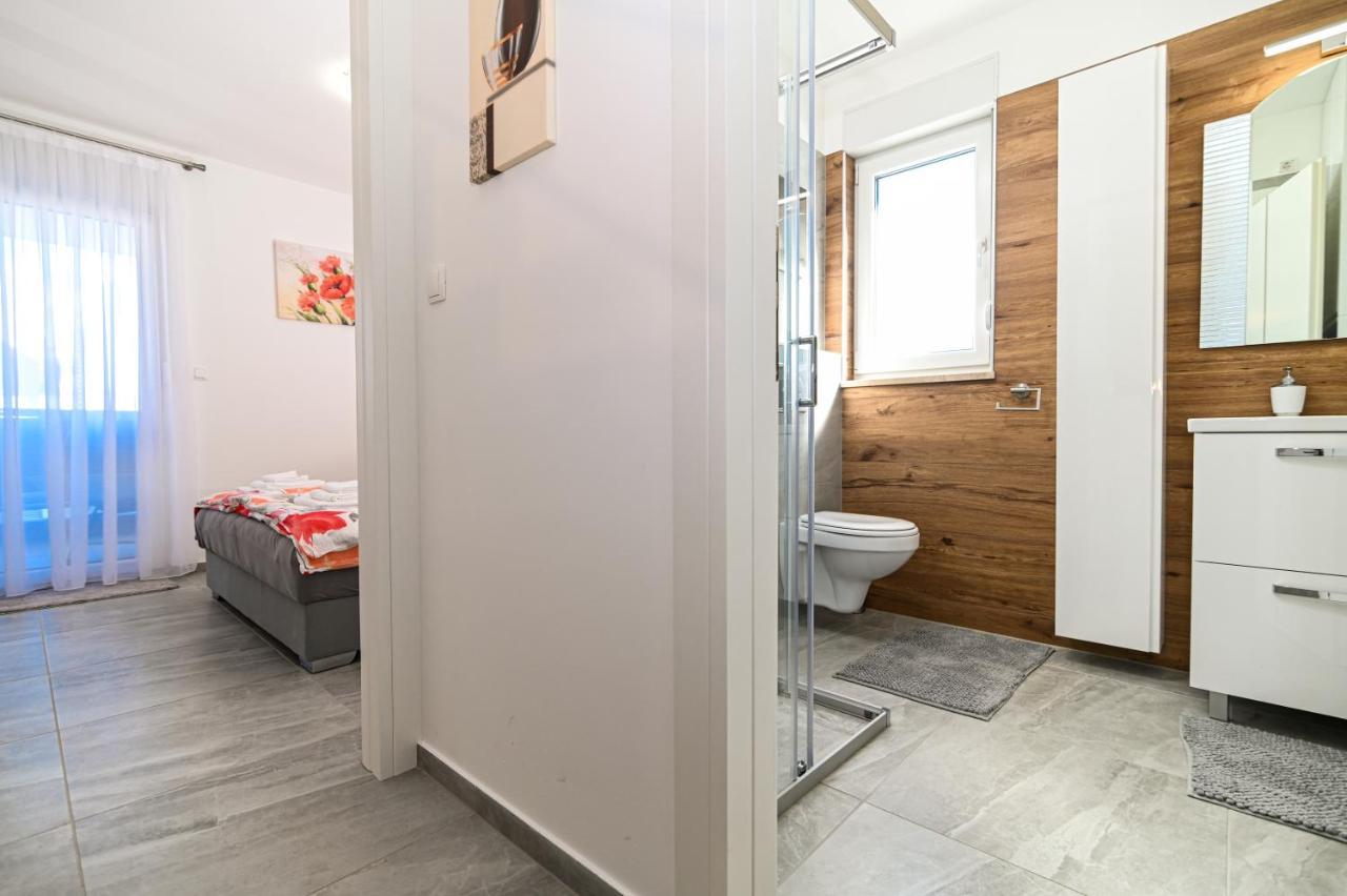 Luxury Apartment With Swimming Pool Ana Trogir Zewnętrze zdjęcie