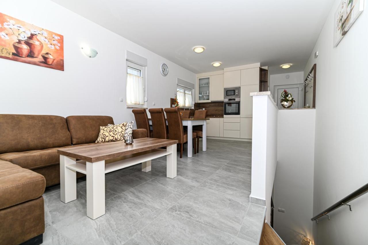 Luxury Apartment With Swimming Pool Ana Trogir Zewnętrze zdjęcie