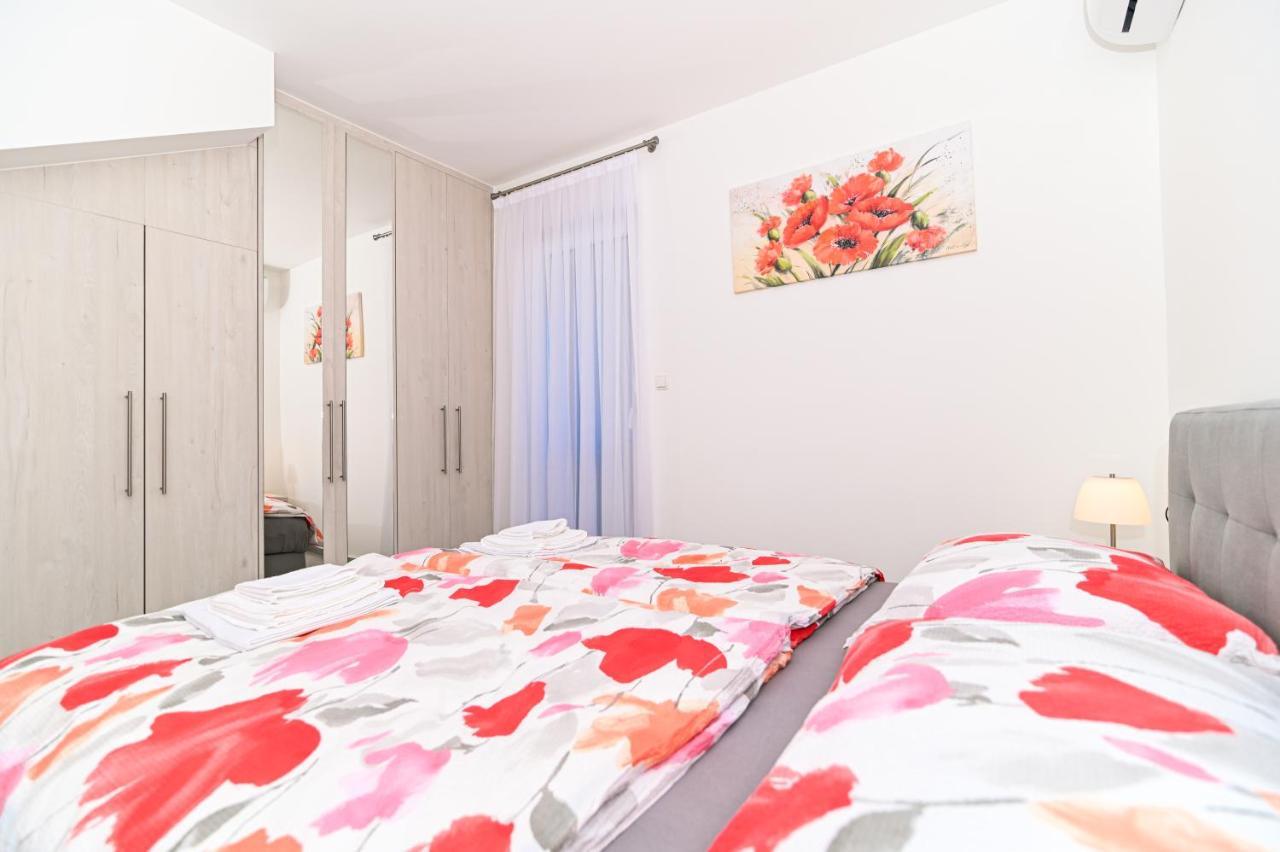Luxury Apartment With Swimming Pool Ana Trogir Zewnętrze zdjęcie