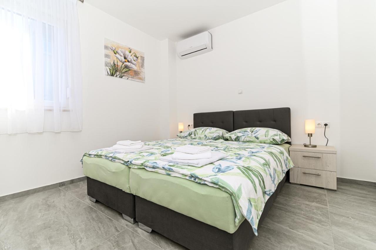 Luxury Apartment With Swimming Pool Ana Trogir Zewnętrze zdjęcie