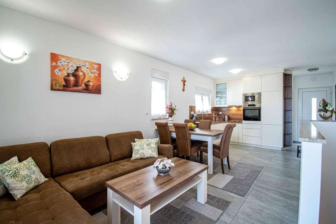 Luxury Apartment With Swimming Pool Ana Trogir Zewnętrze zdjęcie